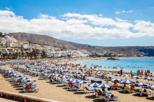Heart of Los Cristianos Apartment