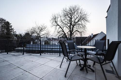2-Room Apartment with Terrace Near Vienna International Centre