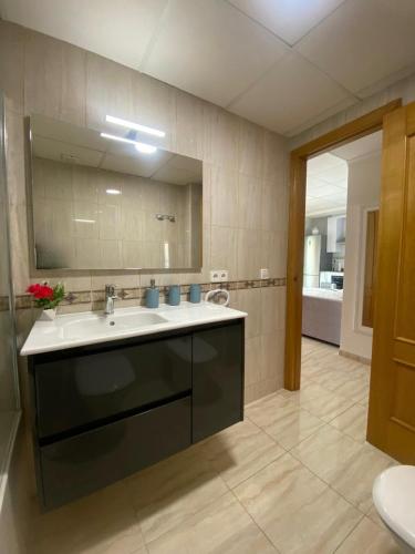 a 20 METROS DE LA ARENA WIFI, PISCINAS, PARKING,AIRE ACONDICIONADO