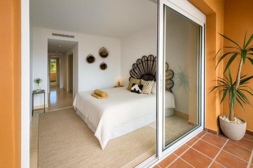 Los Granados Beach front Sea Views Duquesa manilva