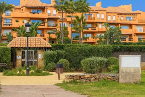 Los Granados Beach front Sea Views Duquesa manilva