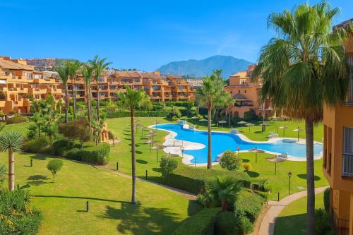 Los Granados Beach front Sea Views Duquesa manilva