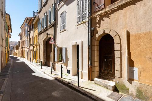 Appartement 2 chambres avec jardin privatif - centre d'Aix-En-Provence