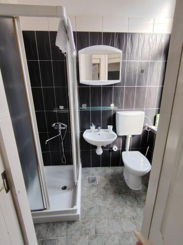 CENTRAL 1 Bedroom Apartment