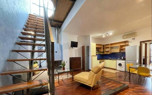 Spacious & Comfortable apt, Near Central Station