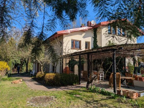 Ciche apartamenty w pięknym ogrodzie