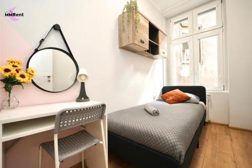 MMRent Rose Room
