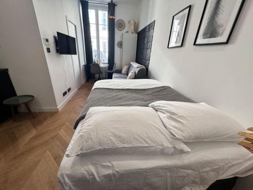 Central Nice Studio Bright Modern & Walkable