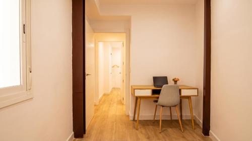 Modern & spacious 4BR apt next to Cathedral