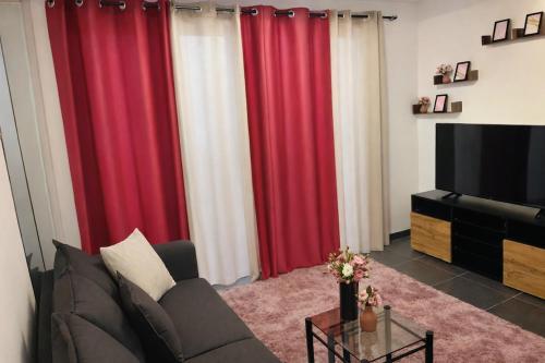 Appartement T2 lumineux avec terrasse privée Botinelly