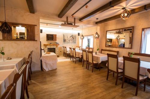 Gostilna Müllerにあるレストランまたは飲食店