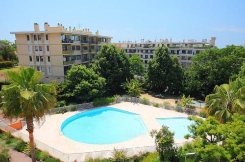 Appartement 2 pièces Terrasse Piscine Parking