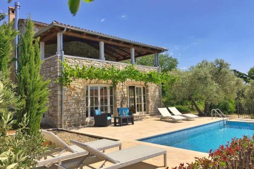 Villa Auri