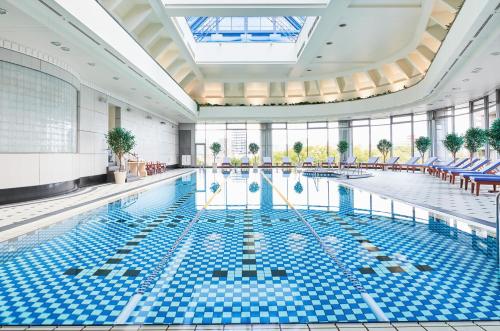 Imperial Hotel Osaka — Swimming pool