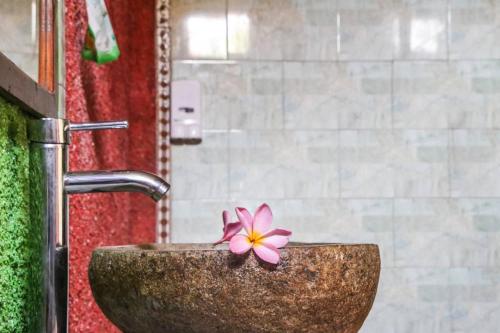 Gallery image of Reynold Artha Guest House in Nusa Lembongan