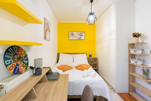 Aiolos Grand super lux suite kalamaki Alimos near the sea