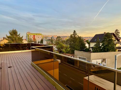 Luxury Rooftop Apartment LEGRAND with Balcony