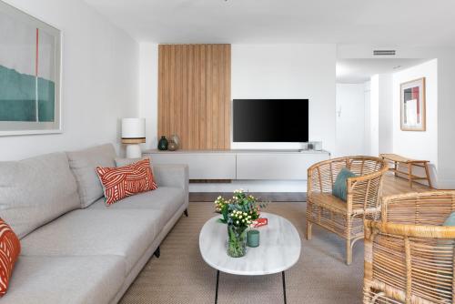 Donoso Cortes & Free parking by ELE Apartments