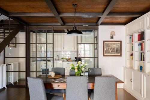 iFlat Charming Terrace Retreat in Trastevere