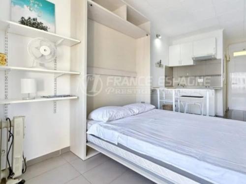 Estudio a 30 m. de la playa/PKG comunitario AV 12