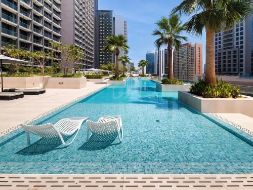 Chic 1BD in Business Bay, Pool & City Skyline View