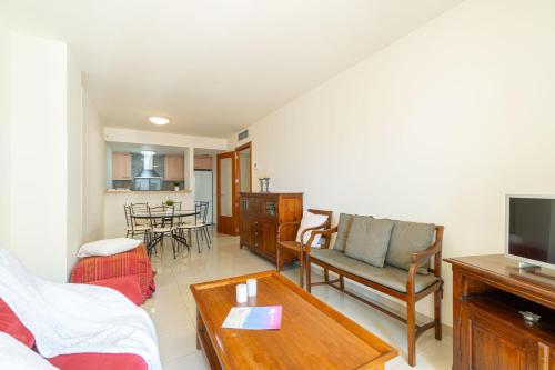 Apart-rent Apartamento Milleni II 8010 con piscina comunitaria y parking