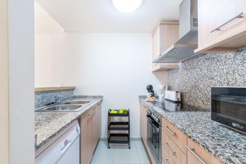 Apart-rent Apartamento Milleni II 8010 con piscina comunitaria y parking