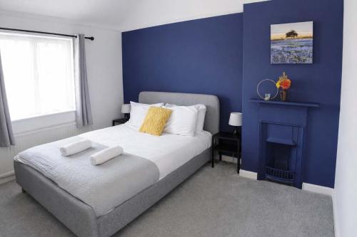 Chic 5 Bedroom House with Private Parking & Garden photo 18