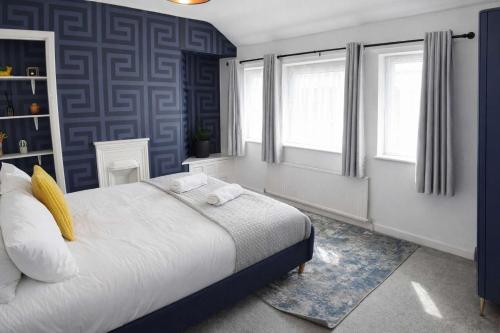 Chic 5 Bedroom House with Private Parking & Garden photo 30