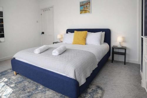 Chic 5 Bedroom House with Private Parking & Garden photo 31