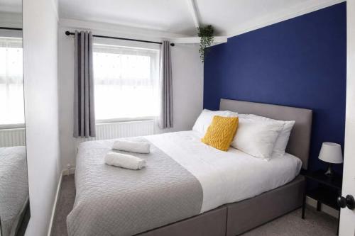 Chic 5 Bedroom House with Private Parking & Garden photo 36