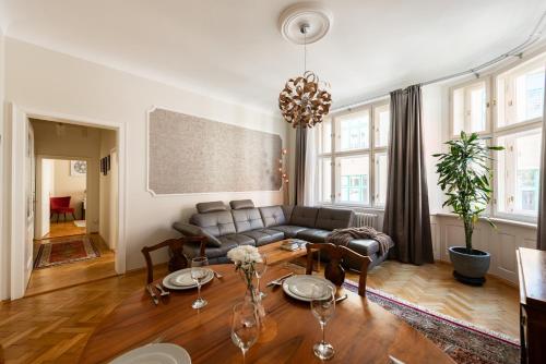 Spacious 2BR Apartment with Terrace & AC in Old Town by EasyBNB Premium