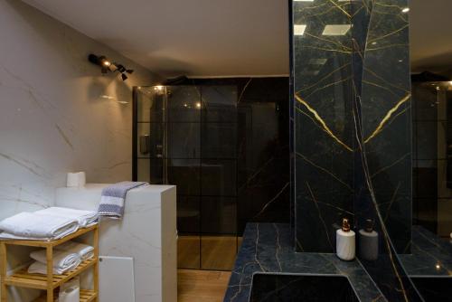 Casa d' Irene near airport, 200 mtrs from the beach, Artemis center