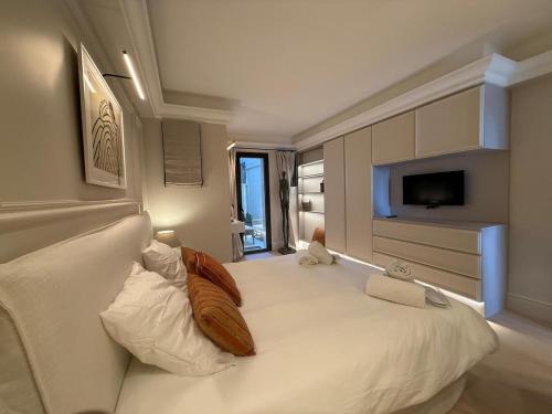 Cannes Croisette Renovated