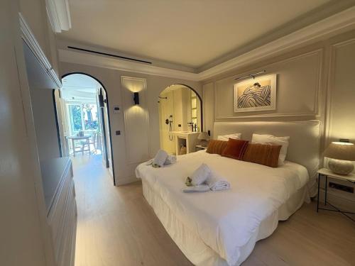 Cannes Croisette Renovated