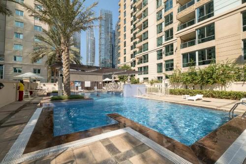 Amazing View Spacious 2BDR in Marina, High Floor