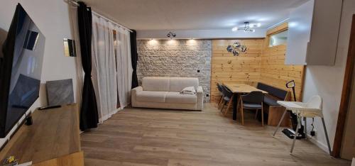Cocon d'Orres 1800 place centrale rdc
