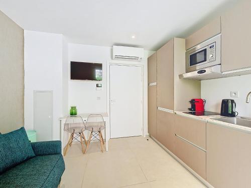 Nestor&Jeeves - JULIANNA EMERAUDE - Central Nice, AC, Walk to beach