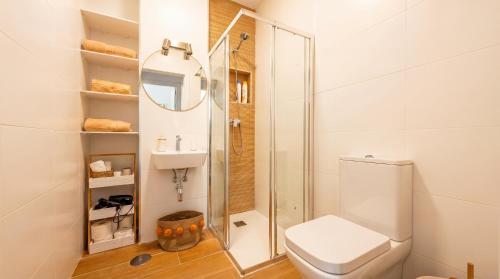 Oasis in the heart of Seville - 2 BR apt with FREE PARKING