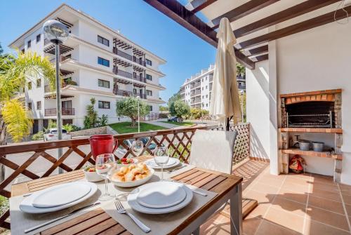 Albufeira Beach and Pool Beach 700m by AlgarStays