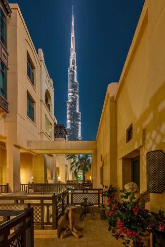 Arabian Royal Residence 1BR Full Burj Khalifa View with Private Terrace Souq al Bahar