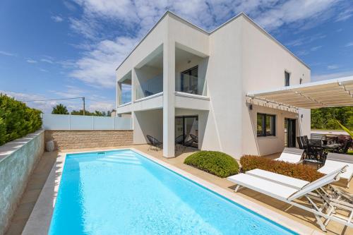 Villa Aurelia 2 with pool