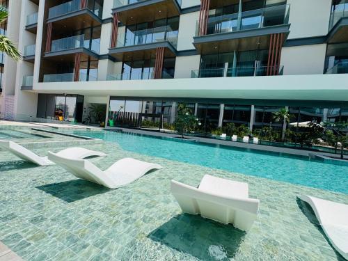 Chic 1BD in Dubai Hills, Rooftop Pool & Club House