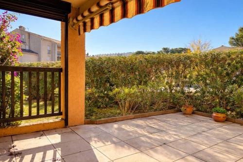 HYE352-GT15 Hyères - GIENS Beau 2 pièces avec jardinet 4 pers piscine