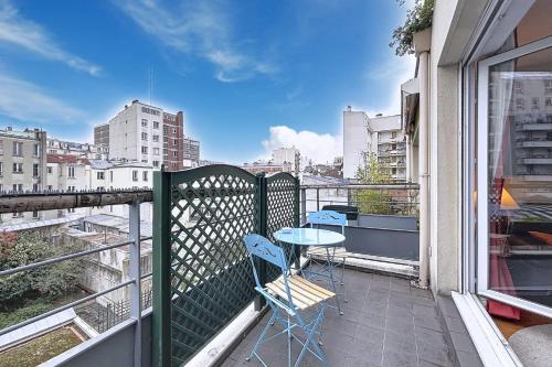 Bright flat near Père-Lachaise cemetery