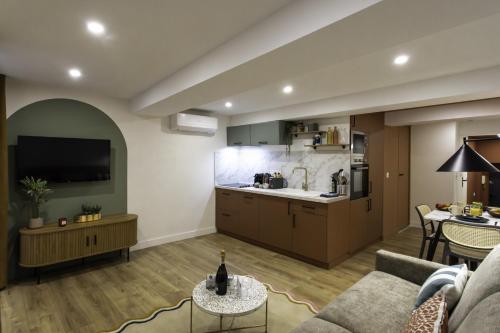 #20 Staywizus - 1 BDR Heart of old town Nice AC Wifi 5 mins to Sea