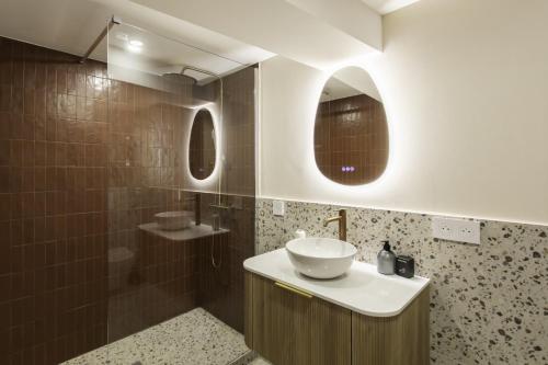 #20 Staywizus - 1 BDR Heart of old town Nice AC Wifi 5 mins to Sea