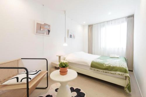 Straw Hat Hotel Asakusa-Skytree View, Up to 10 Guests