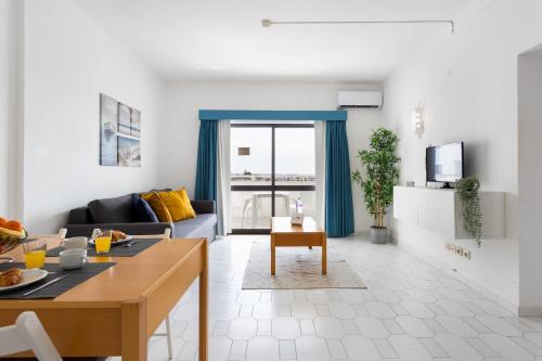 #189 Sea View Apartment Pool & Balcony