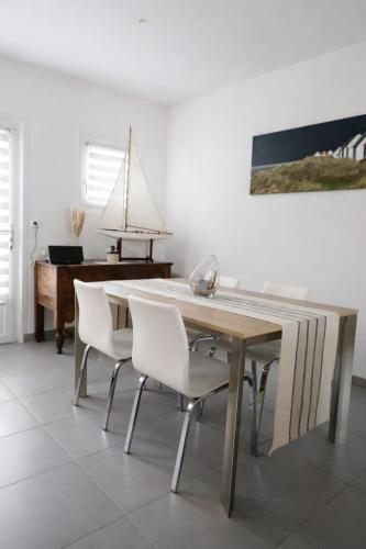 Galeri foto Clopoing di Barneville-Carteret